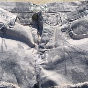 Current elliott boyfriend short